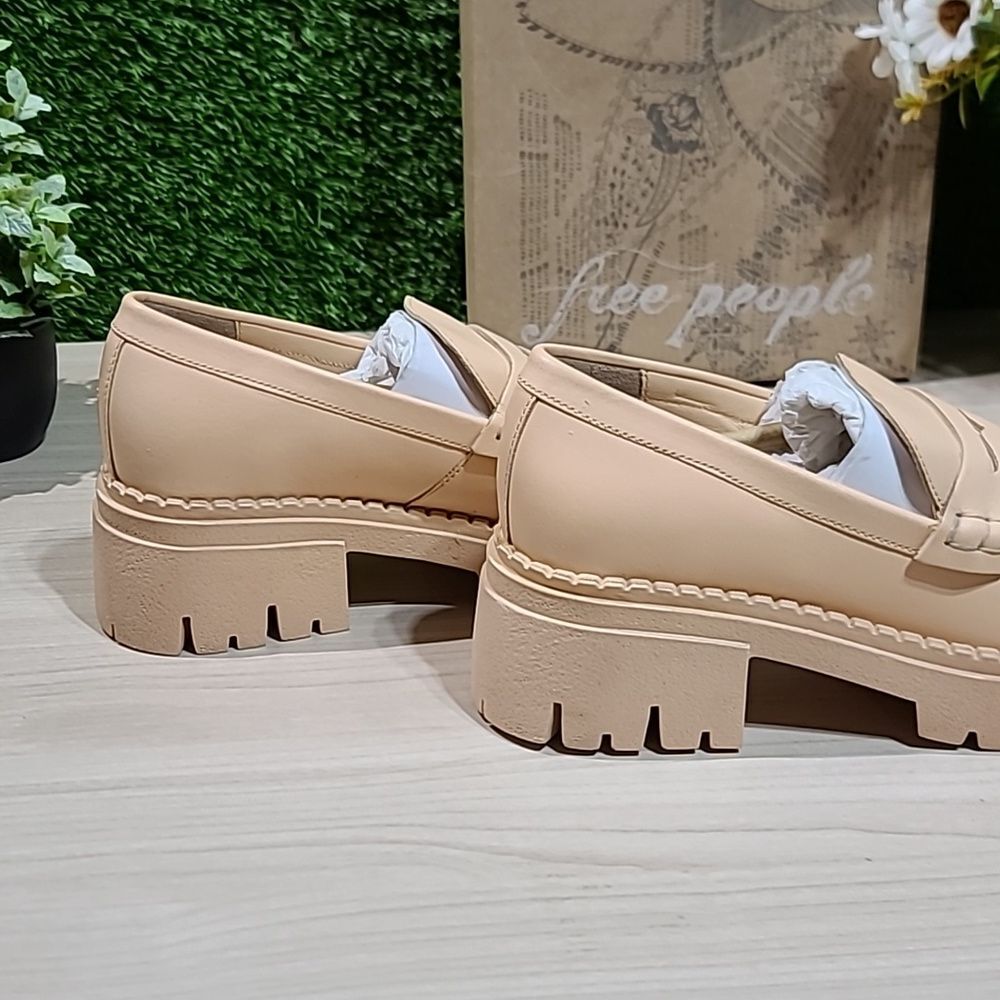 Free People Lyra Lug Sole Loafer - Cantaloupe EU 38 M New - Picture 3 of 9